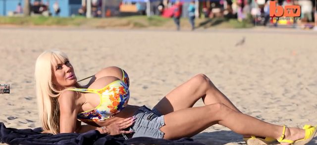 Piersi Elizabeth Starr mogą ją zabić! (FOTO)