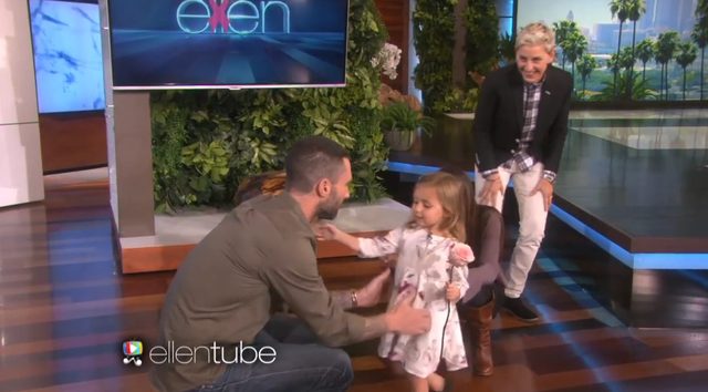 Adam Levine spotkał się z małą fanką, która płakała...