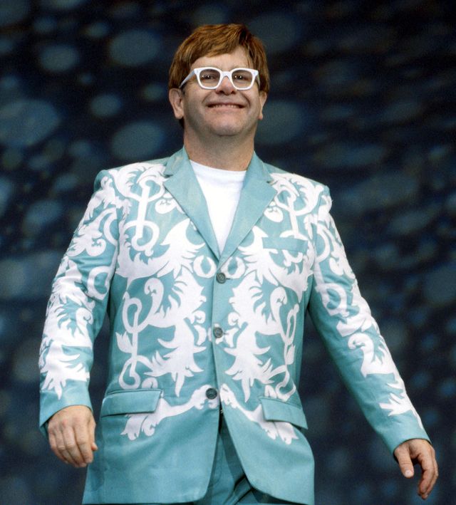 Z OSTATNIEJ CHWILI: Elton John schodzi ze sceny