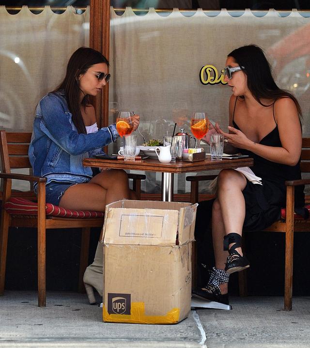 Siostry Jenner zdetronizowane! Ta gwiazda wygląda nawet lepiej od Kendall (FOTO) Siostry Jenner zdetronizowane! Ta gwiazda wygląda nawet lepiej od Kendall (FOTO)