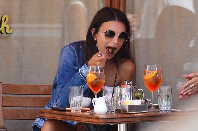 Siostry Jenner zdetronizowane! Ta gwiazda wygląda nawet lepiej od Kendall (FOTO) Siostry Jenner zdetronizowane! Ta gwiazda wygląda nawet lepiej od Kendall (FOTO)