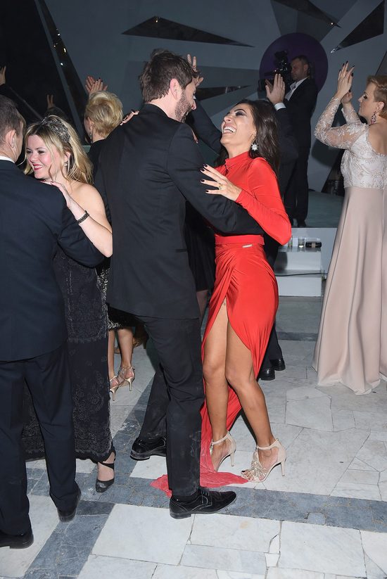 Ups! Agrafka nie wytrzymała napięcia (FOTO)