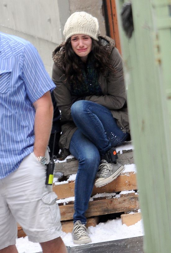 Czemu Emmy Rossum tak rozpacza? (FOTO)