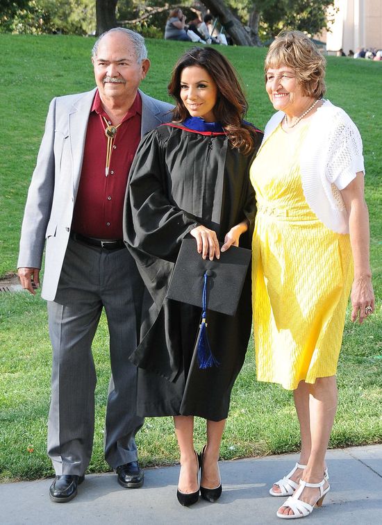 Pani magister Eva Longoria! (FOTO) Pani magister Eva Longoria! (FOTO)