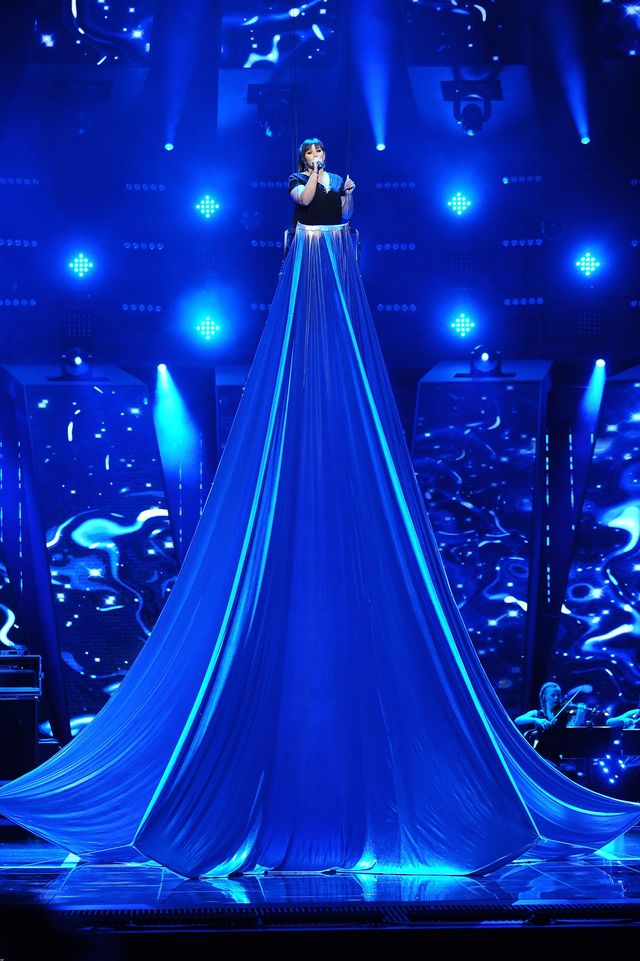 WOW! Niesamowita kreacja Ewy Farnej na jubileuszowym koncercie Polsatu (ZDJĘCIA)