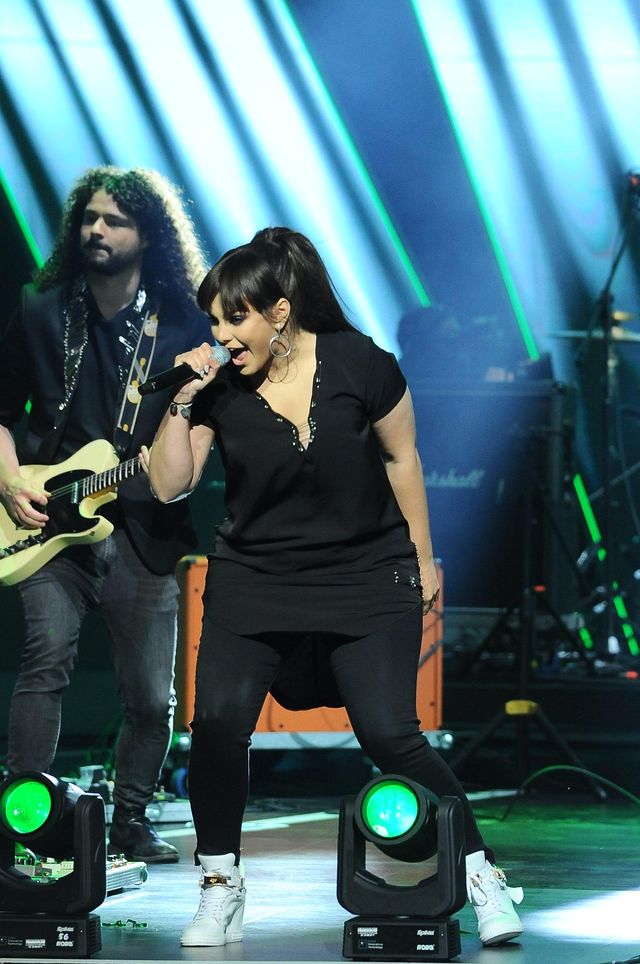 WOW! Niesamowita kreacja Ewy Farnej na jubileuszowym koncercie Polsatu (ZDJĘCIA)