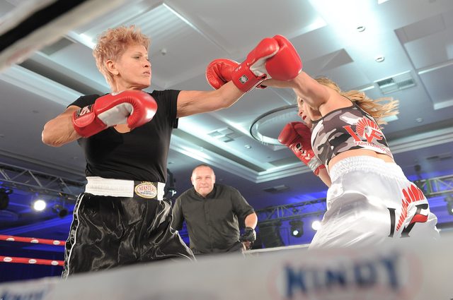 Ale ŁOMOT! Ewa Kasprzyk na ringu z Iwoną Guzowską (FOTO)