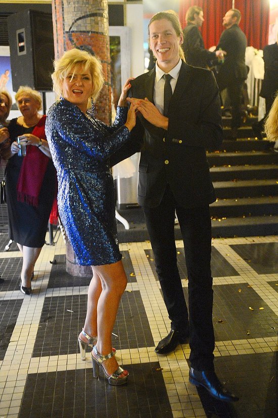 Ewa Kasprzyk bawi się świetnie... (FOTO)