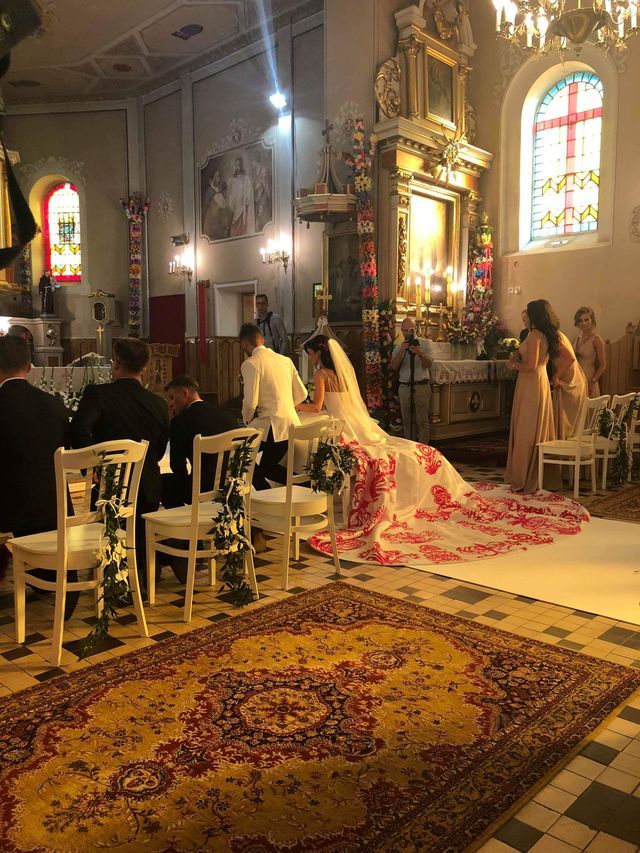 Ewa Mielnicka wyszła za mąż - jej suknia ślubna była niezwykła (ZDJĘCIA) Ewa Mielnicka wyszła za mąż - jej suknia ślubna była niezwykła (ZDJĘCIA)