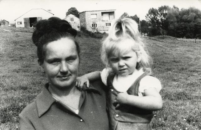 Która gwiazda pokazała swoje stare fotki? (FOTO)