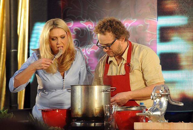 Gwiazda Polsatu twarzą... papieru toaletowego