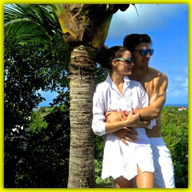 Olivia Palermo nie zdejmuje swojego wielkiego pierścionka 