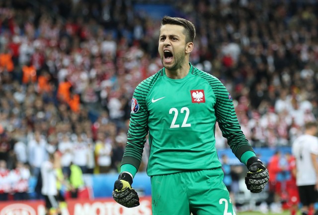 Łukas Fabiański musi obronić bramkę i... swój honor! 