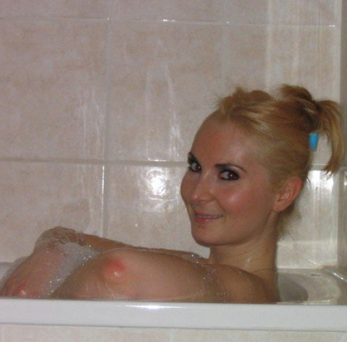 Facebook ocenzurował... łokieć