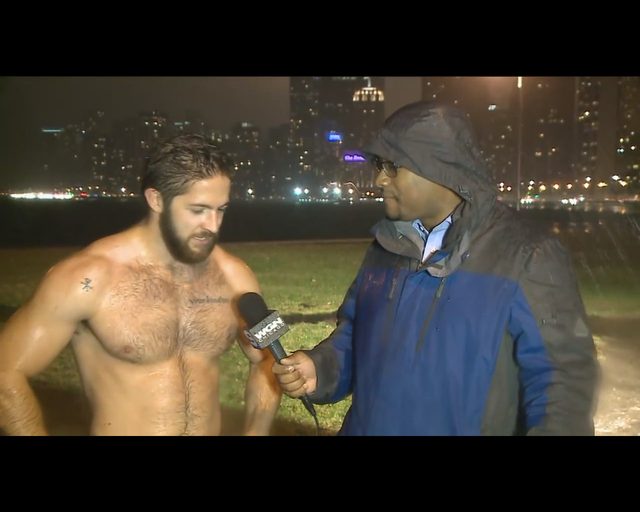 Kobiety oszalały na punkcie tego faceta bez koszulki