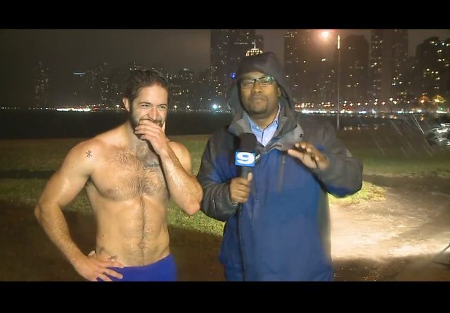 Kobiety oszalały na punkcie tego faceta bez koszulki