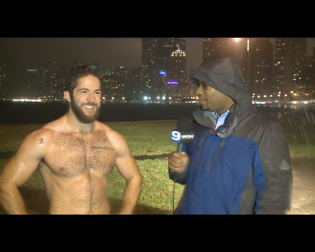 Kobiety oszalały na punkcie tego faceta bez koszulki