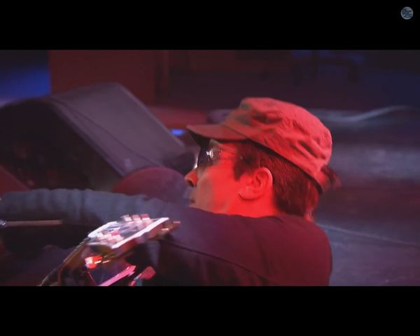 FENOMENALNY Jimmy Fallon naśladuje Bono z U2 [VIDEO]