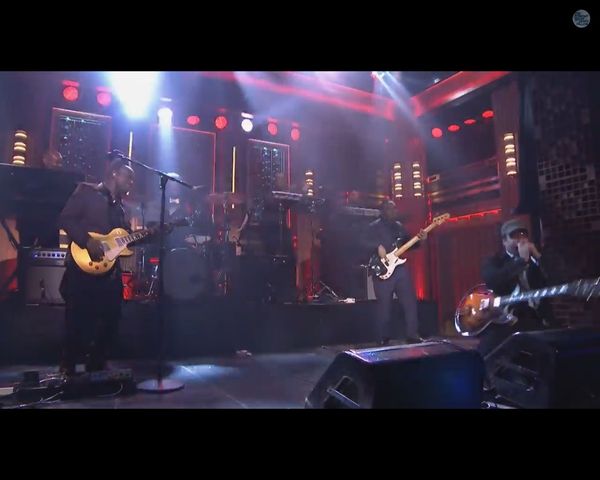 FENOMENALNY Jimmy Fallon naśladuje Bono z U2 [VIDEO]