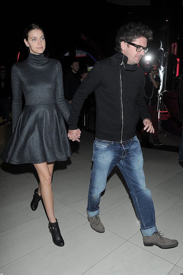 Wojewódzki podgląda jej dekolt (FOTO)