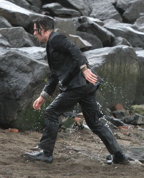 Zimna kąpiel Colina Farrella (FOTO)