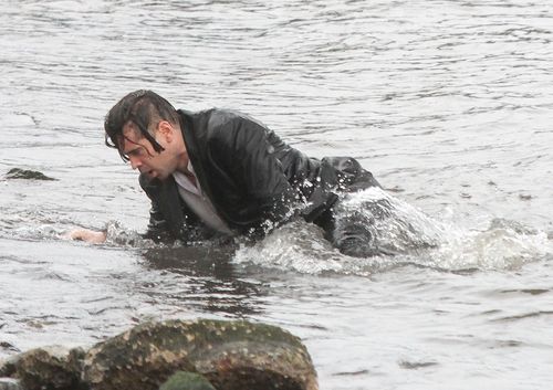 Zimna kąpiel Colina Farrella (FOTO)