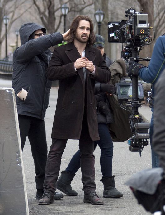 Zarośnięty Colin Farrell i piękna Jennifer Connely na planie