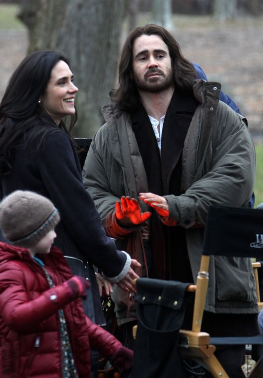 Zarośnięty Colin Farrell i piękna Jennifer Connely na planie