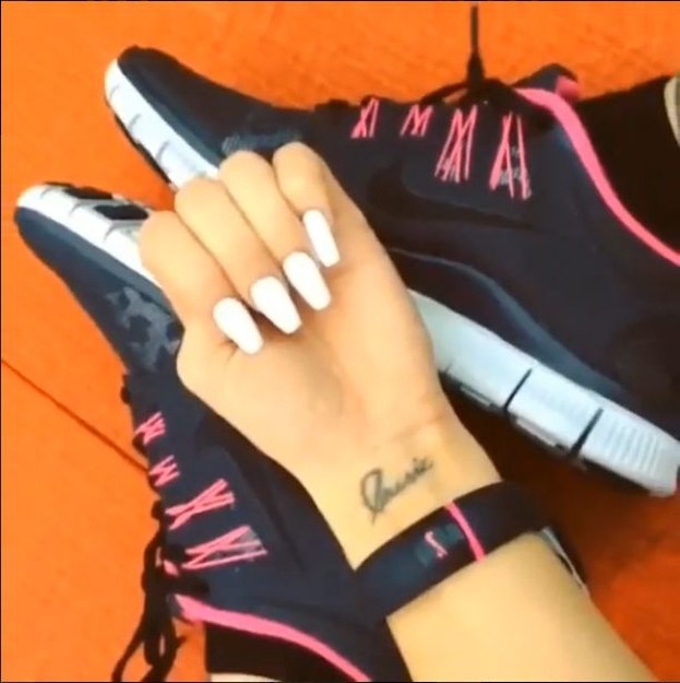 Marina Łuczenko (udaje że ćwiczy) na siłowni (FOTO) Marina Łuczenko (udaje że ćwiczy) na siłowni (FOTO)