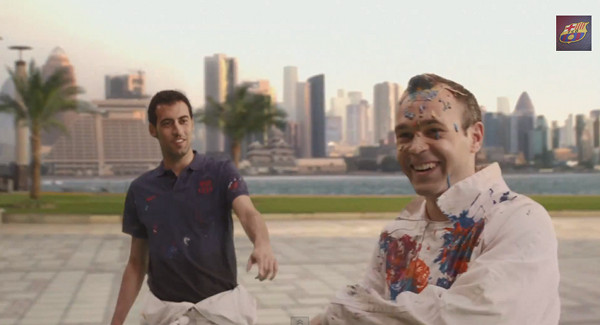 Piłkarze Barcelony w reklamie linii lotniczych (VIDEO)