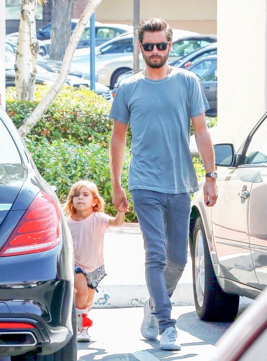 Scott Disick zapisal córeczkę Penelope na... lekcję karate! (FOTO) Scott Disick zapisal córeczkę Penelope na... lekcję karate! (FOTO)