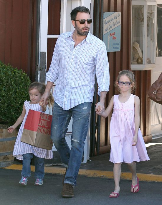 Poznajecie czyj jest ten uroczy chłopiec? (FOTO)