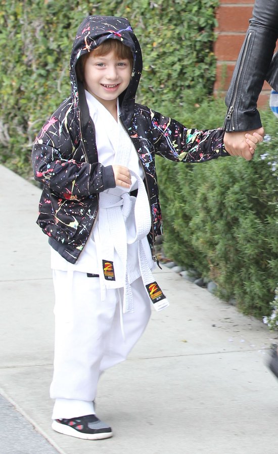 Aguilera nie ma ochoty na towarzystwo paparazzi... (FOTO)