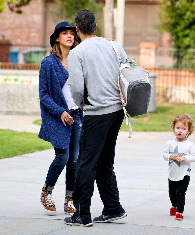 U Jessiki Alby ustawka goni ustawkę (FOTO) U Jessiki Alby ustawka goni ustawkę (FOTO)