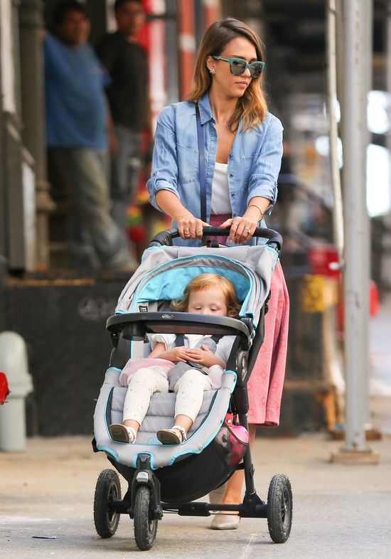 Czym gwiazdy wożą swoje dzieci? Wózki dzieci celebrytów