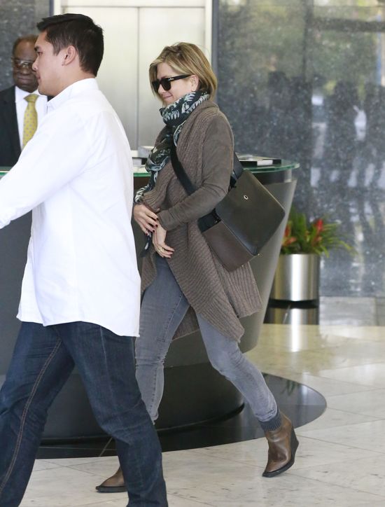 Nowa fryzura Jennifer Aniston - nic specjalnego? (FOTO) Nowa fryzura Jennifer Aniston - nic specjalnego? (FOTO)