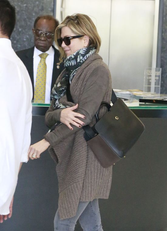 Nowa fryzura Jennifer Aniston - nic specjalnego? (FOTO) Nowa fryzura Jennifer Aniston - nic specjalnego? (FOTO)