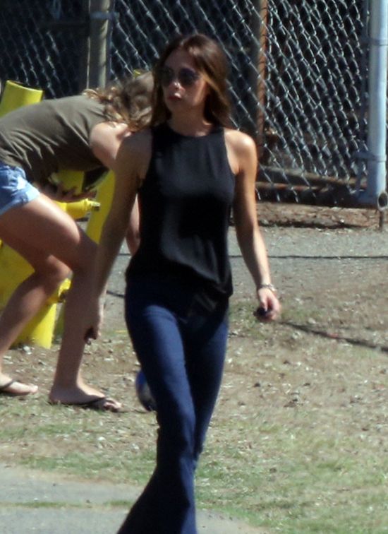 Victoria Beckham znowu ogląda synów na meczu (FOTO)