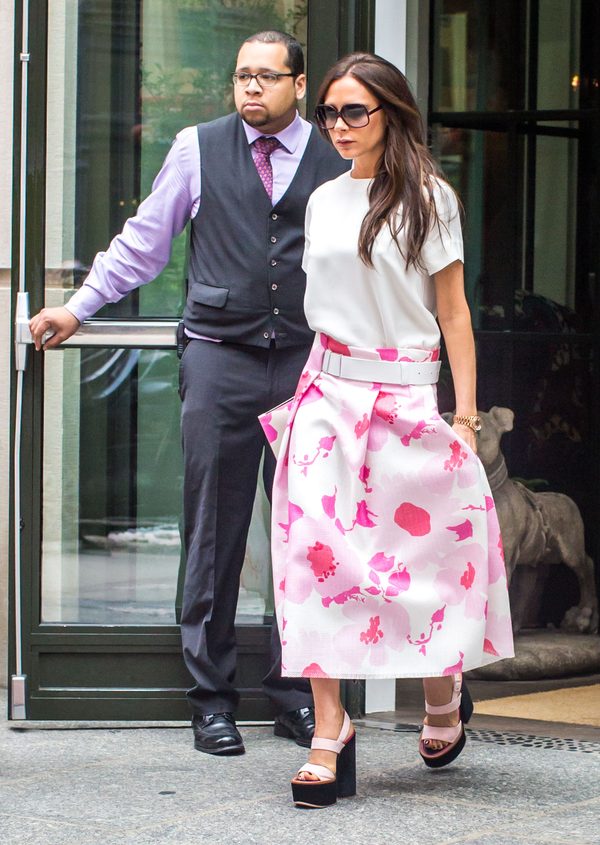 Victoria Beckham wygląda jak... wieszak? (FOTO)