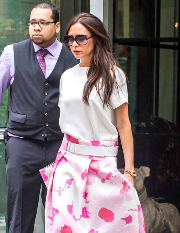 Victoria Beckham wygląda jak... wieszak? (FOTO)