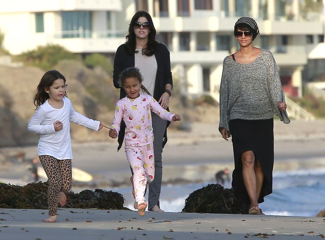 Halle Berry poświęca czas córeczce (FOTO)