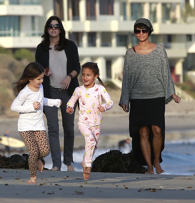 Halle Berry poświęca czas córeczce (FOTO)
