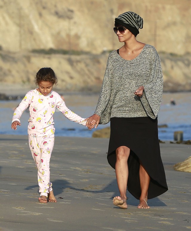 Halle Berry poświęca czas córeczce (FOTO)