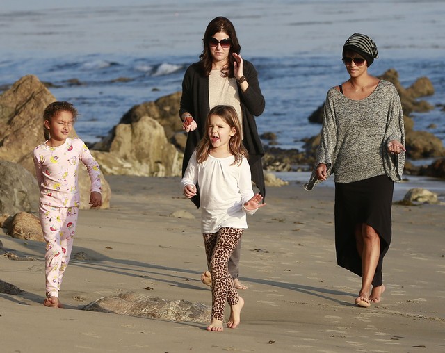 Halle Berry poświęca czas córeczce (FOTO)