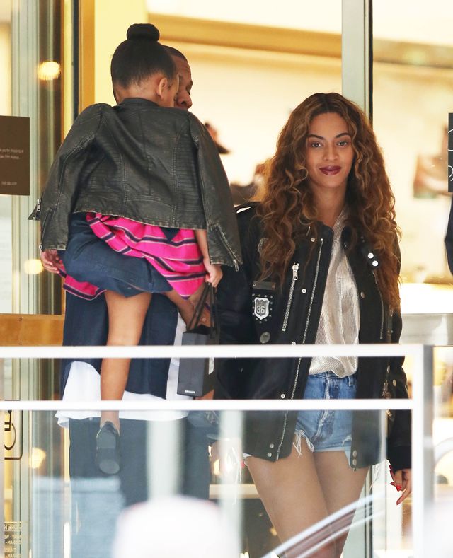 Blue Ivy z rodzicami na zakupach (FOTO)