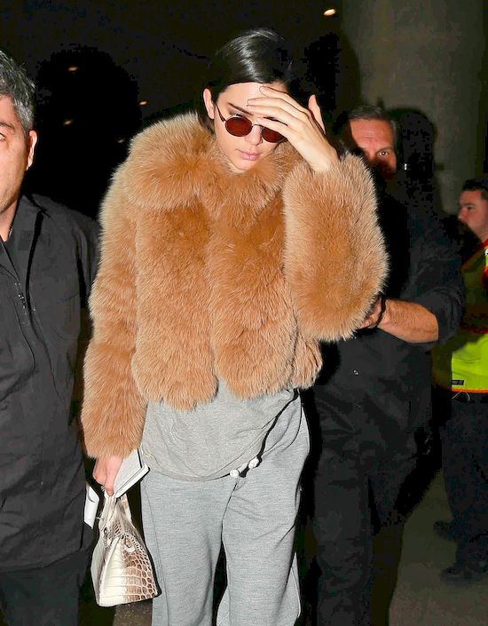 Kendall Jenner TOPLESS i... co ona ma na sobie?! (INSTA)