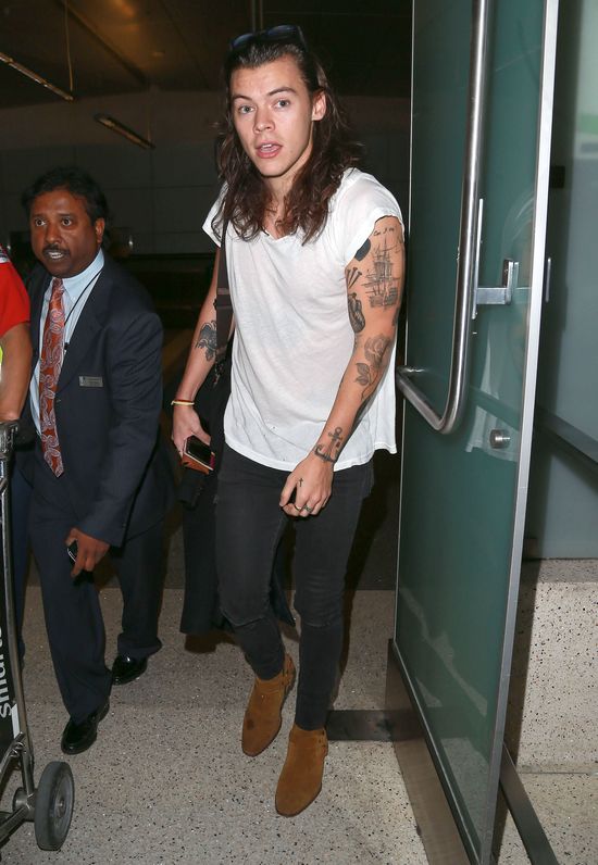 Dlaczego Harry Styles ściął włosy? (FOTO)