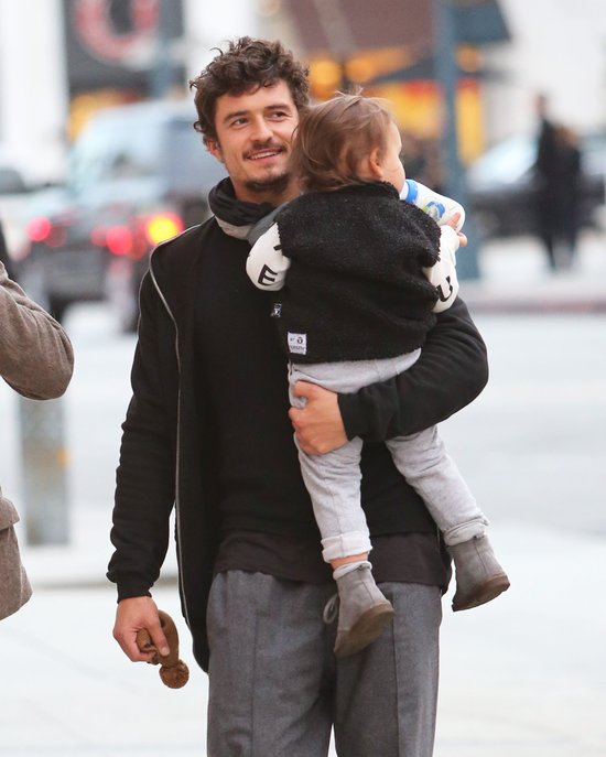 Orlando Bloom z synkiem. A gdzie Miranda? (FOTO)