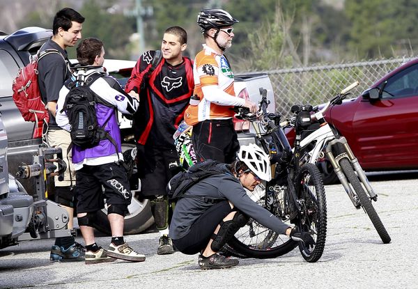 Miniasty Orlando Bloom na rowerze (FOTO)