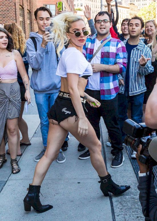 Gdzie się podział dobry gust Lady Gagi? (FOTO)